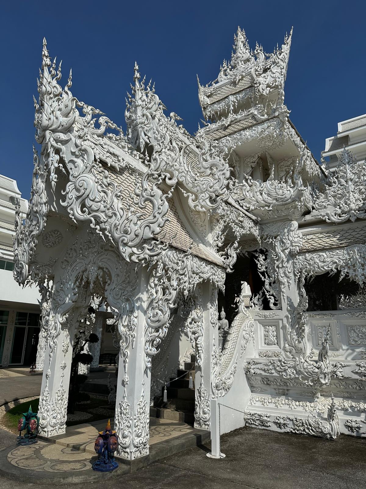 Chiang Rai Activity Blue Temple